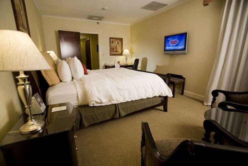 Crowne Plaza Edison By Ihg Hotel Екстериор снимка
